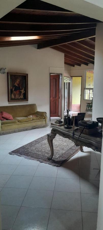 Habitación en casa particular Bed&breakfast En Elegante Apartamento Con Floréale Terraza Unicentro