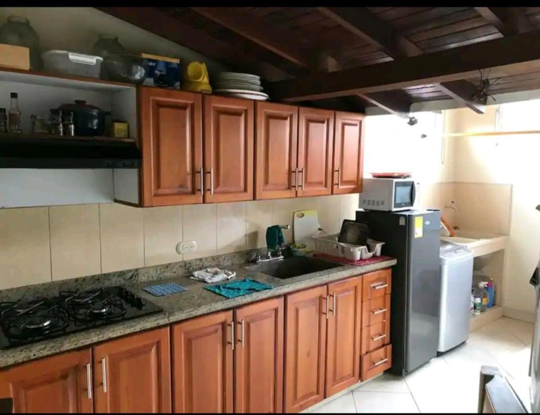 Alcobas Con Desayuno Incluido Bano Compartido Medellin