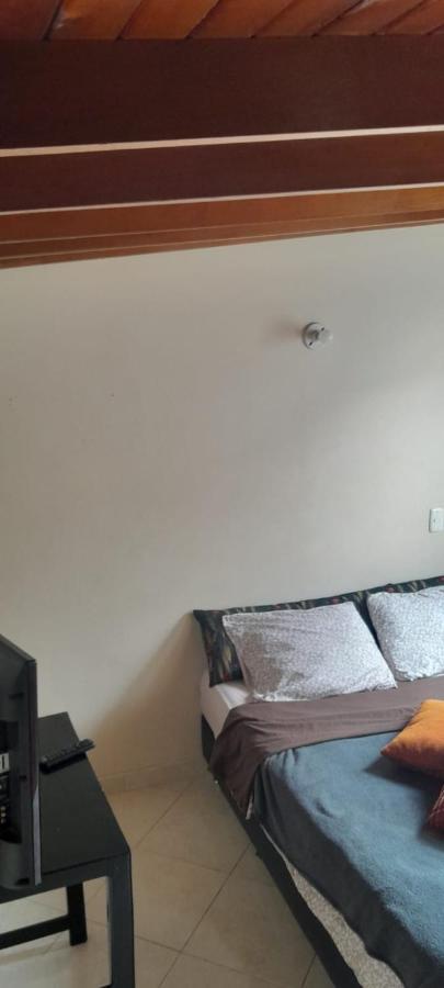 Homestay Alcobas Con Desayuno Incluido Bano Compartido *